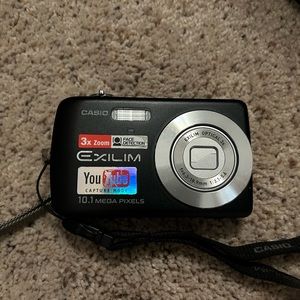 CASIO EXILIM EX-S10 10.1MP Digital Camera